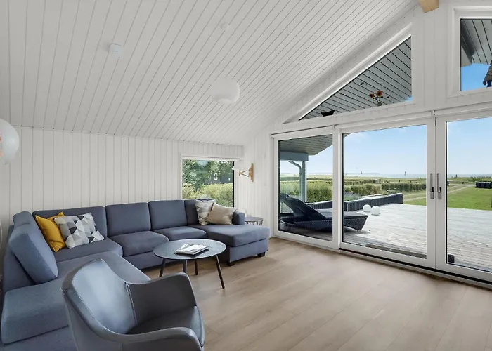 Ferienhaus Lovely In *